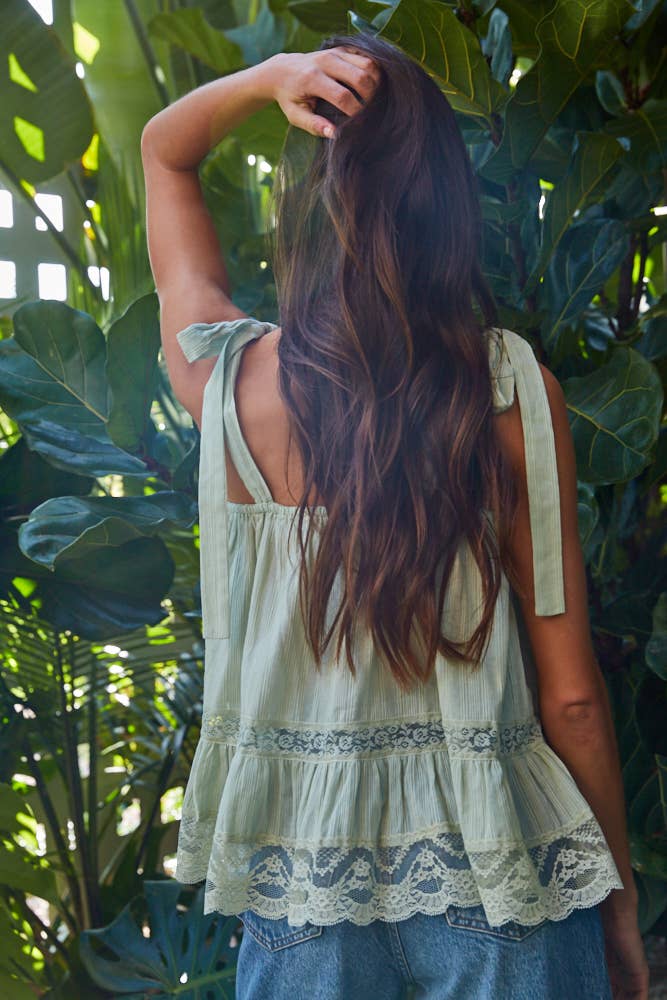 A New Arrival Woven Cotton Sleeveless Spaghetti Tie Straps Top