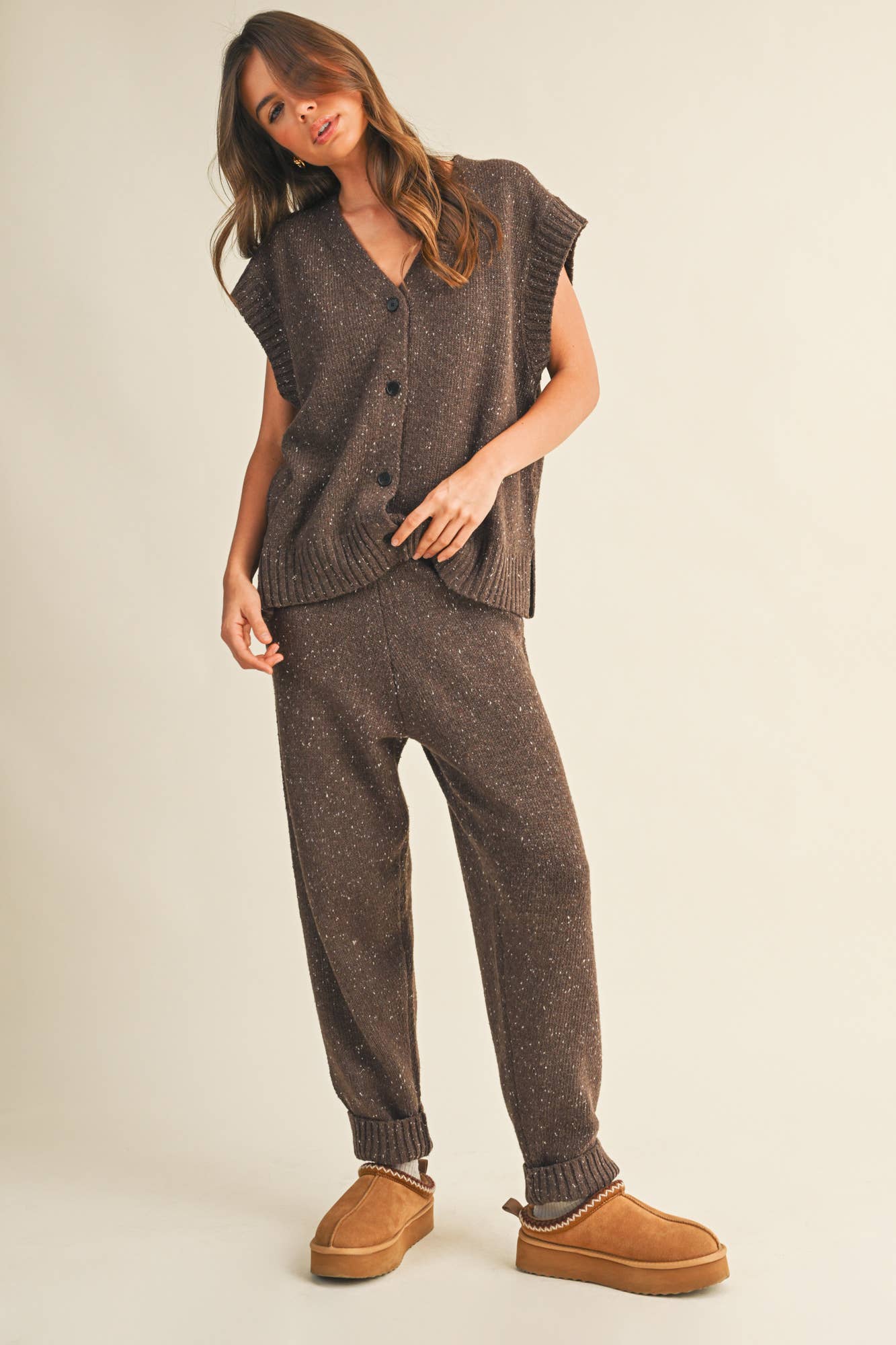 SWEATER PANTS: DK.CHOCO