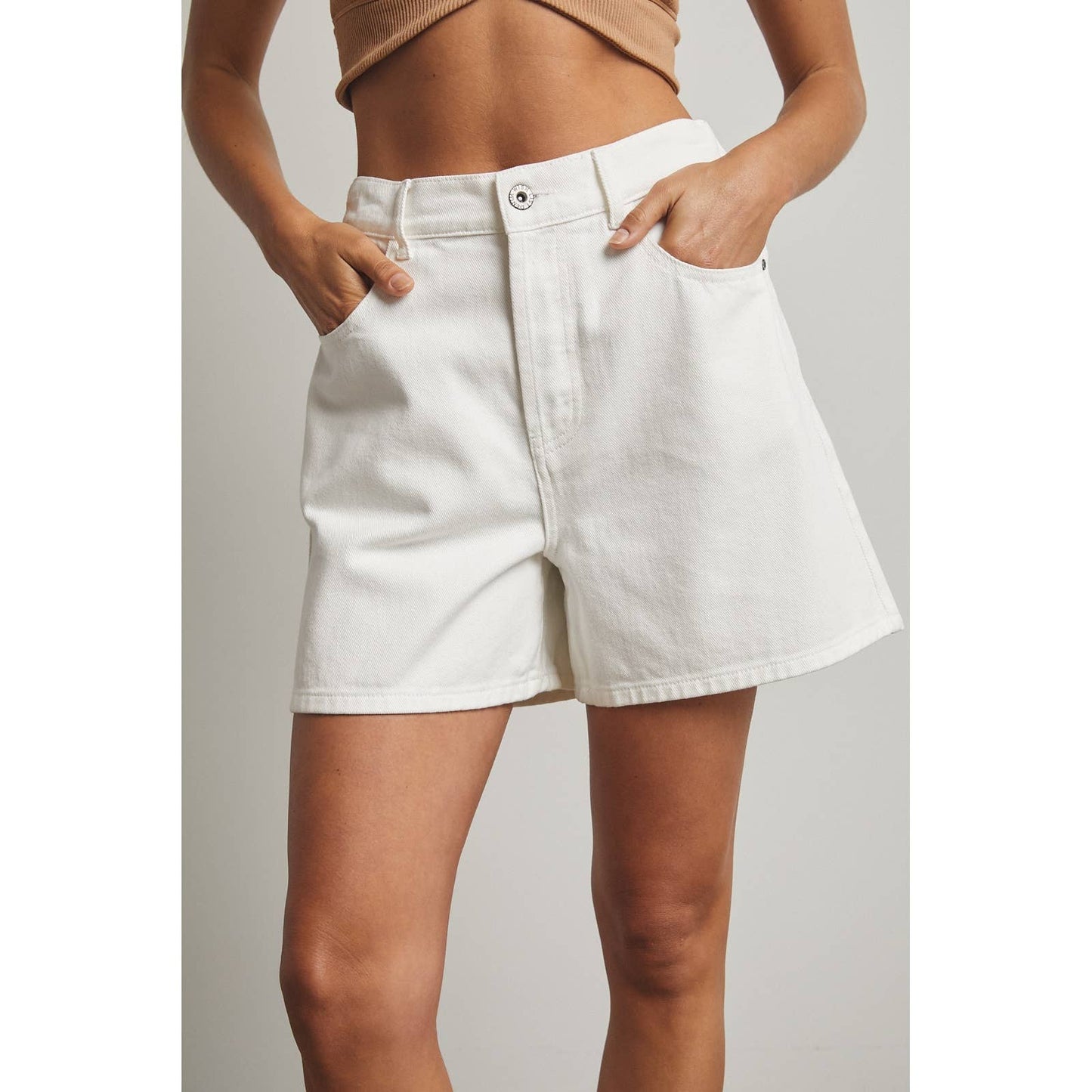 A New Arrival: CLASSIC COTTON DENIM SHORTS / WHITE