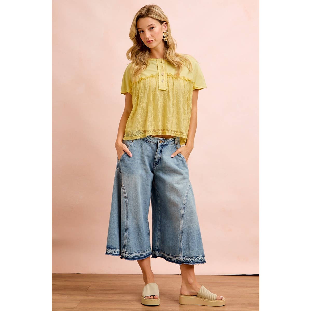 A New Arrival WASHED DENIM PANELED DETAIL CULOTTES JEANS: WASHED DENIM