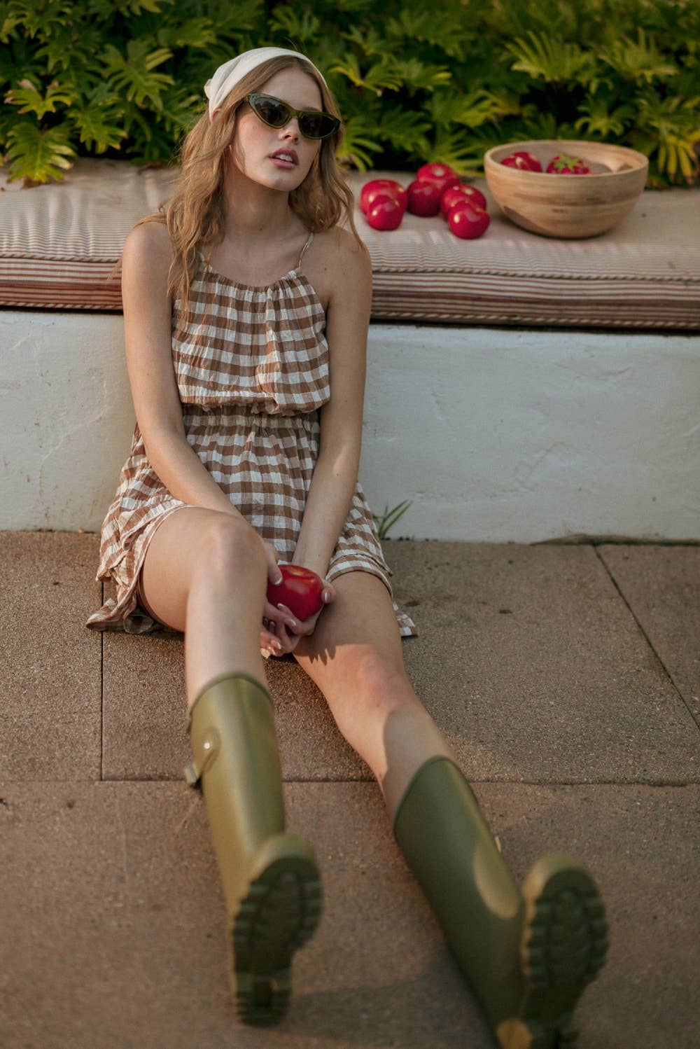 A New Arrival GINGHAM FABRIC SHORTS: BROWN/WHITE