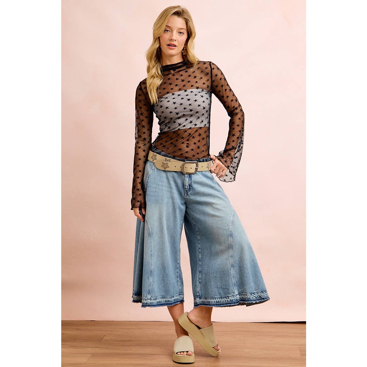 A New Arrival WASHED DENIM PANELED DETAIL CULOTTES JEANS: WASHED DENIM
