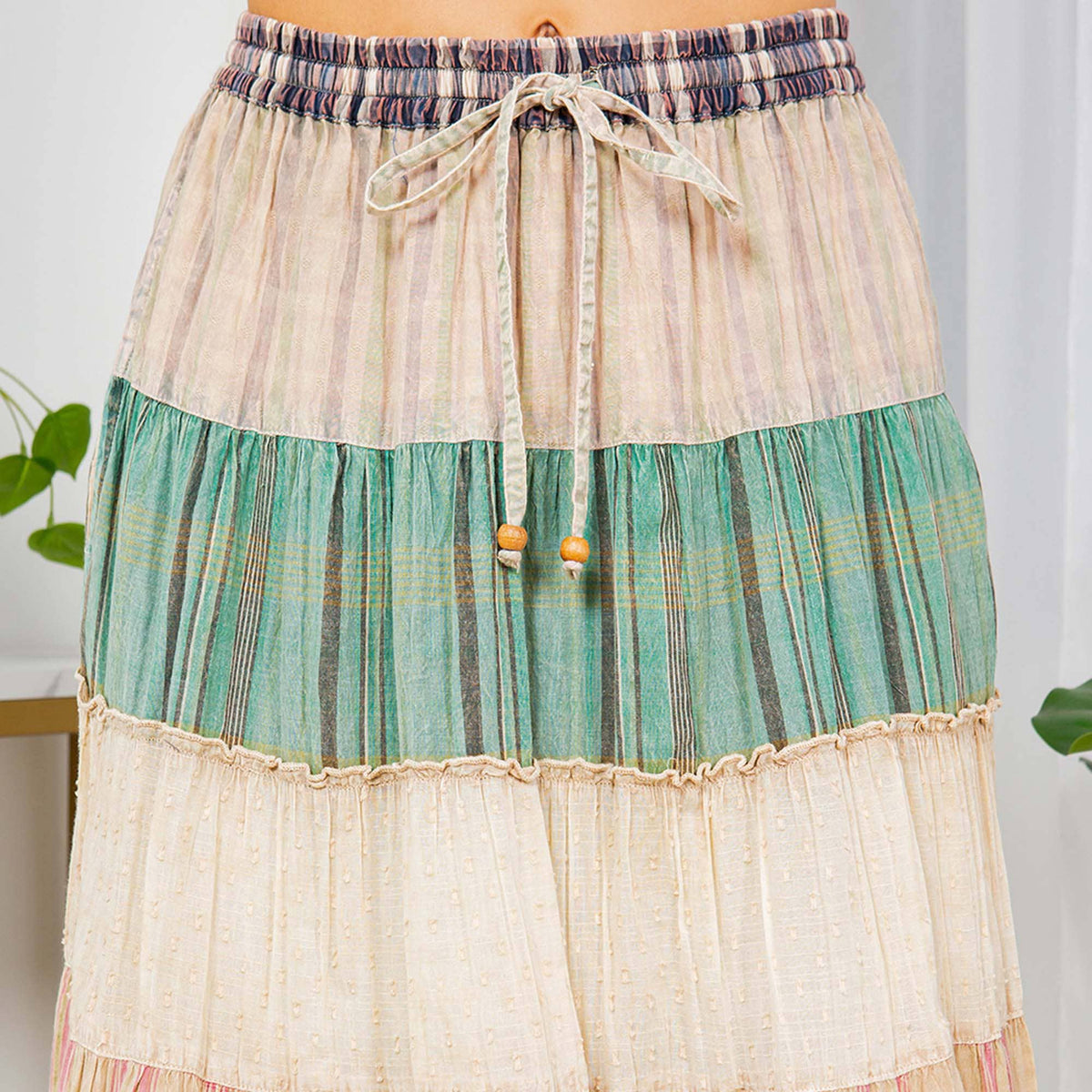 A New Arrival Vintage Vibes: Crinkled Tiered Skirt With Mixed Cotton Dobby: Latte