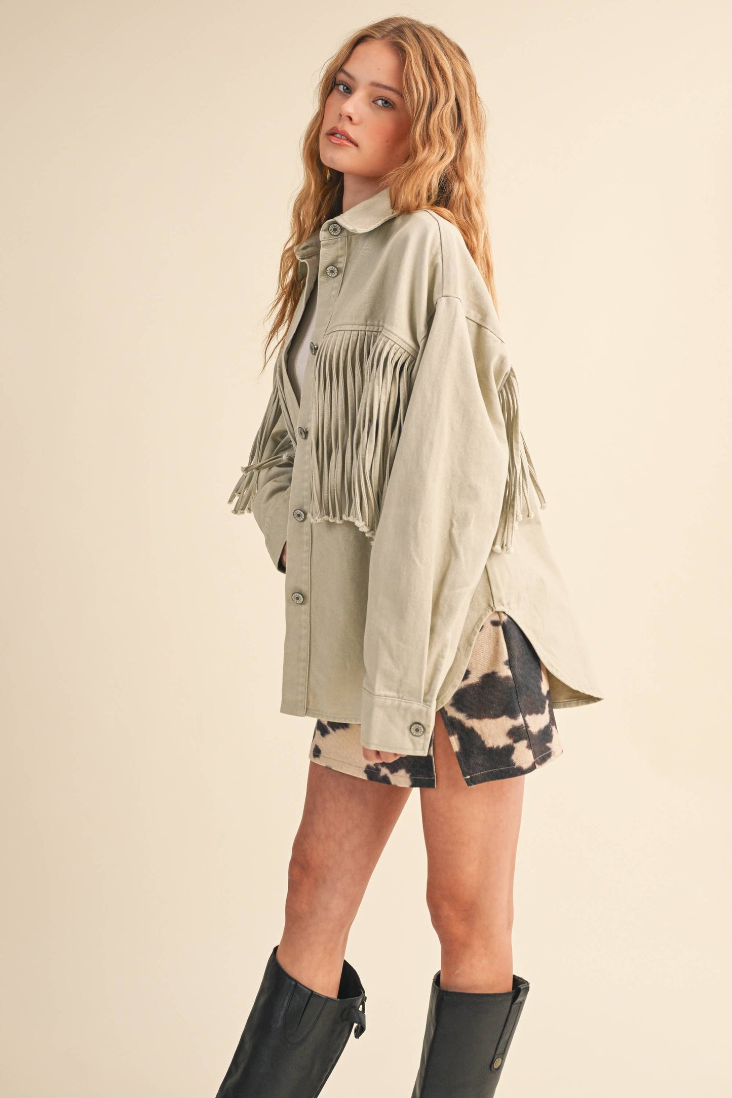 A New Arrival              FRINGE COLOR DENIM BUTTON DOWN JACKET: SAND