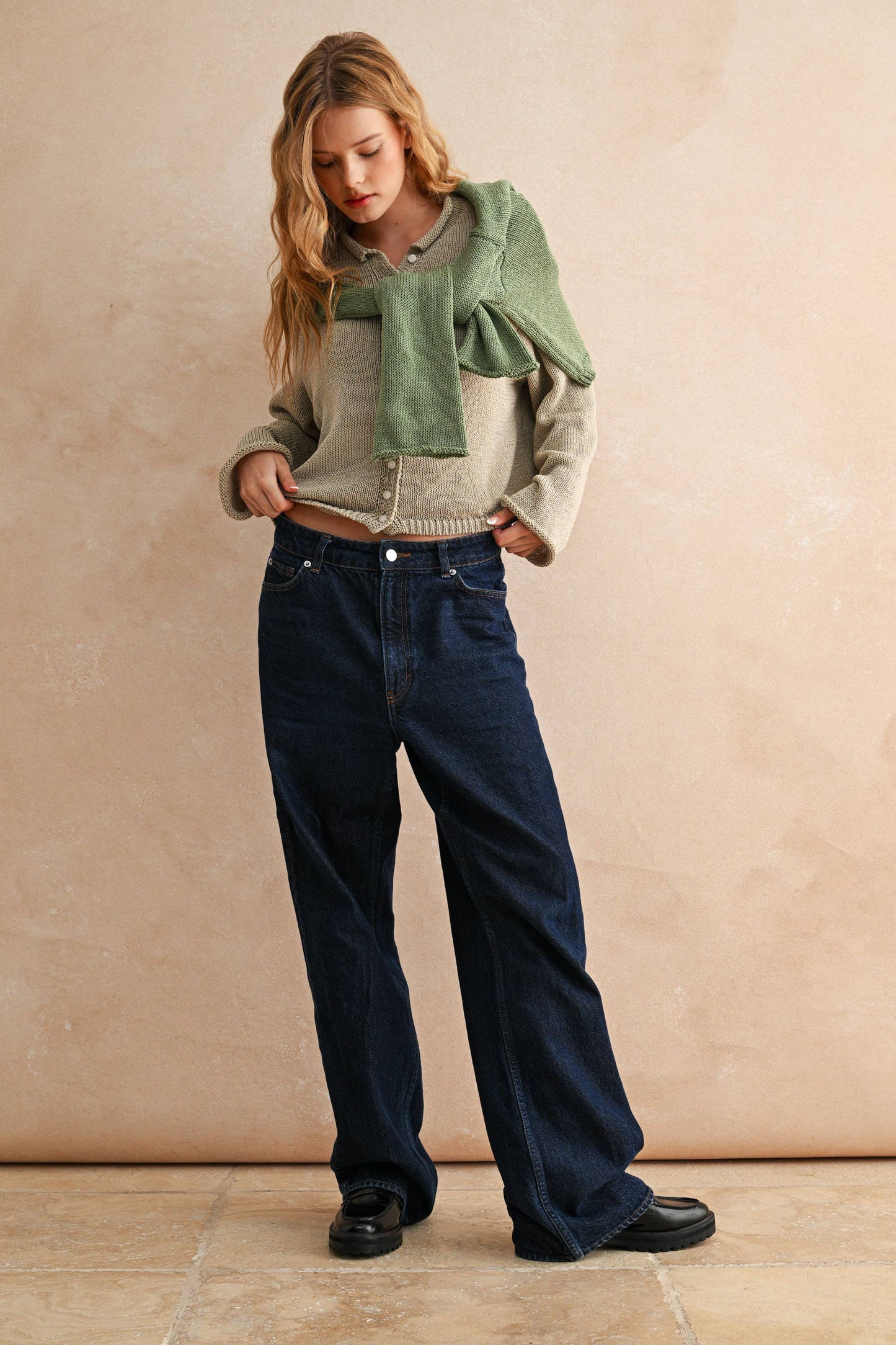 LIGHT WEIGHT BUTTON FRONT CARDIGAN: SAGE