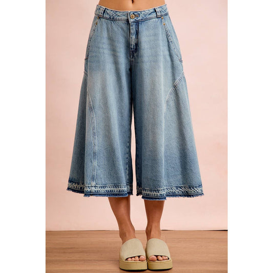 A New Arrival WASHED DENIM PANELED DETAIL CULOTTES JEANS: WASHED DENIM