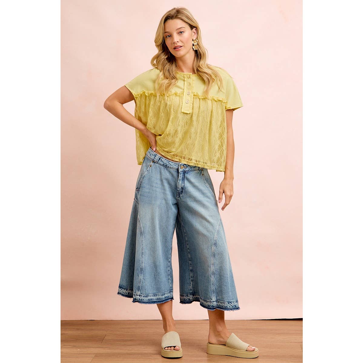 A New Arrival WASHED DENIM PANELED DETAIL CULOTTES JEANS: WASHED DENIM