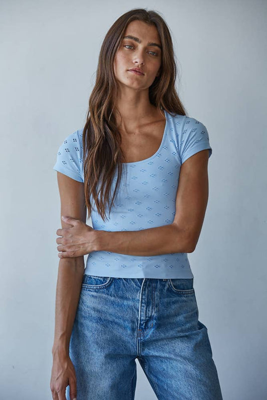 A New Arrival Seamless Eyelet Round Neck Short Sleeve Top: Powder Blue