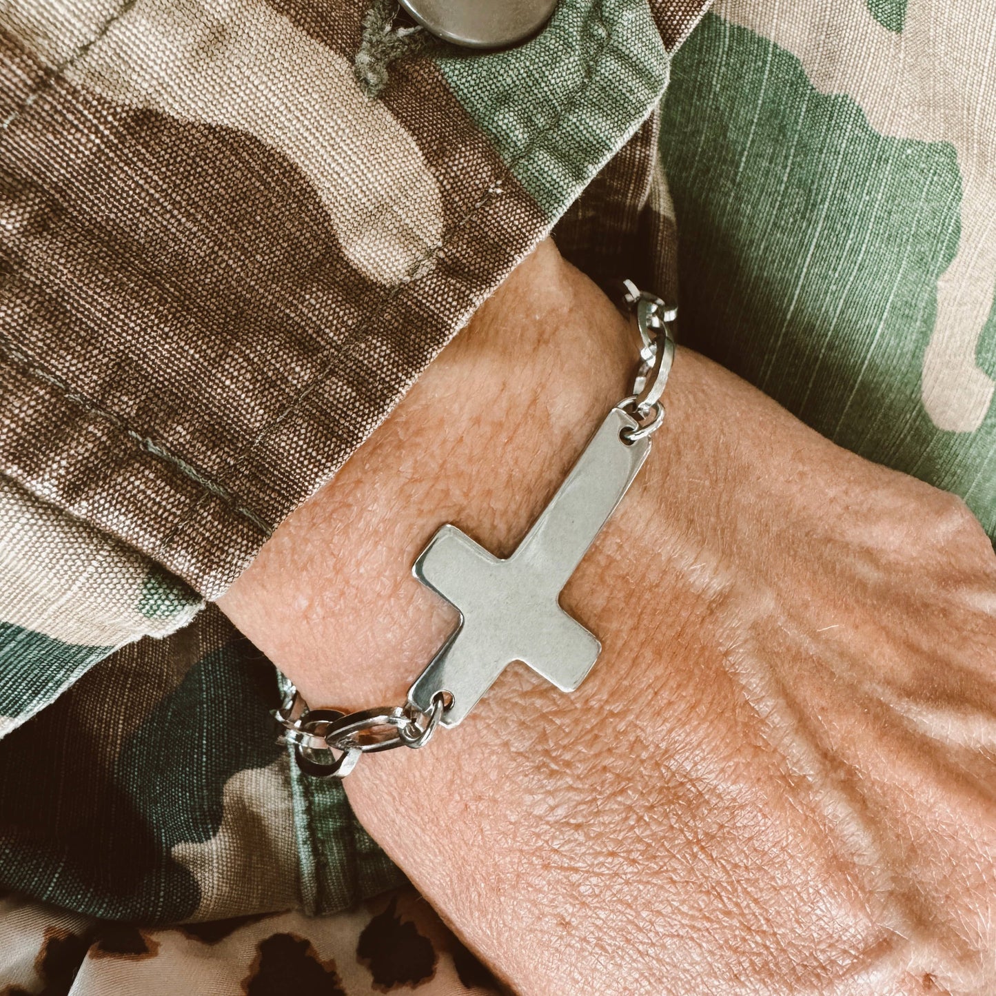 Stainless Steel Cross Bracelet : 7