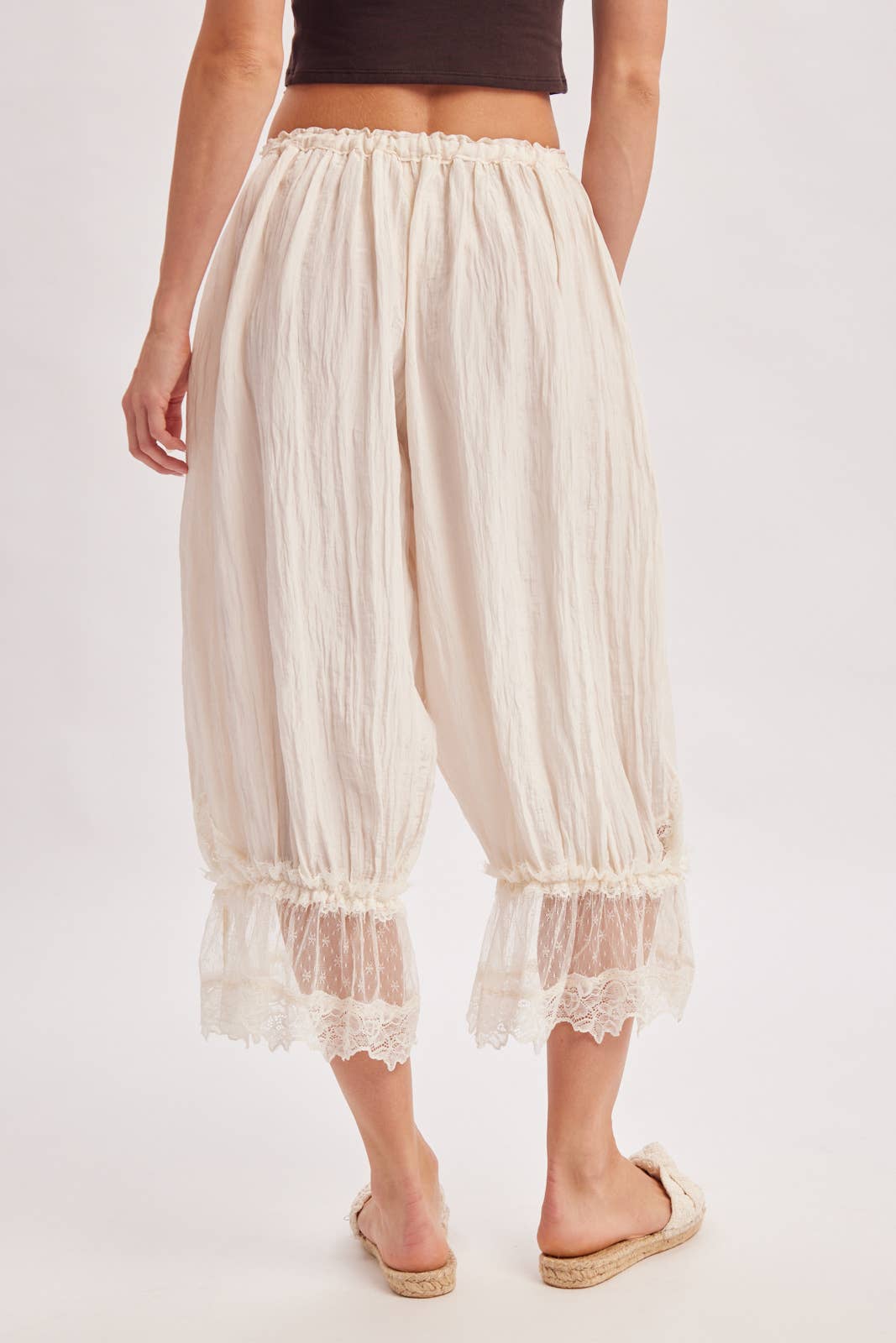 A New Arrival                  LACE TRIMMED MIDI BLOOMER PANTS: IVORY