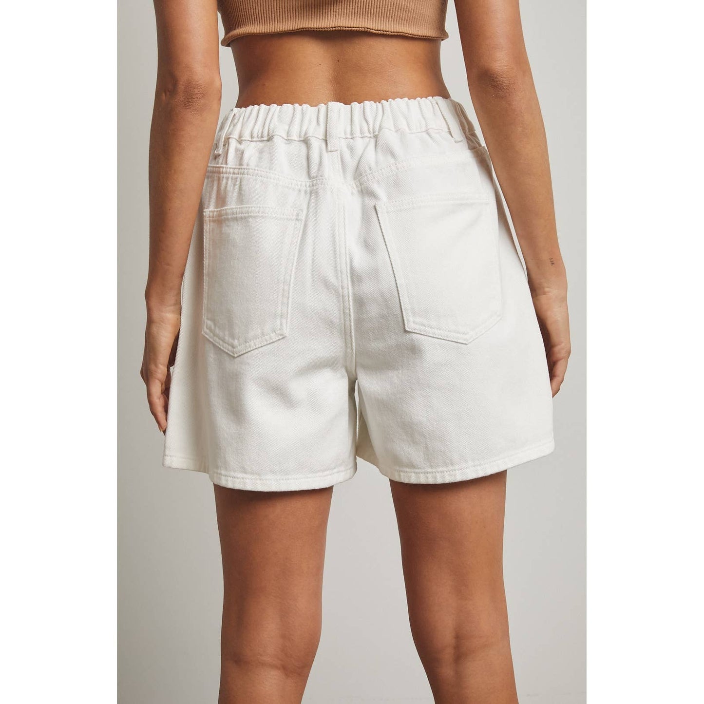 A New Arrival: CLASSIC COTTON DENIM SHORTS / WHITE