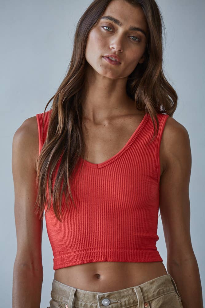 A New Arrival Seamless Sleeveless UV Neck Reversible Tank Top: Tomato