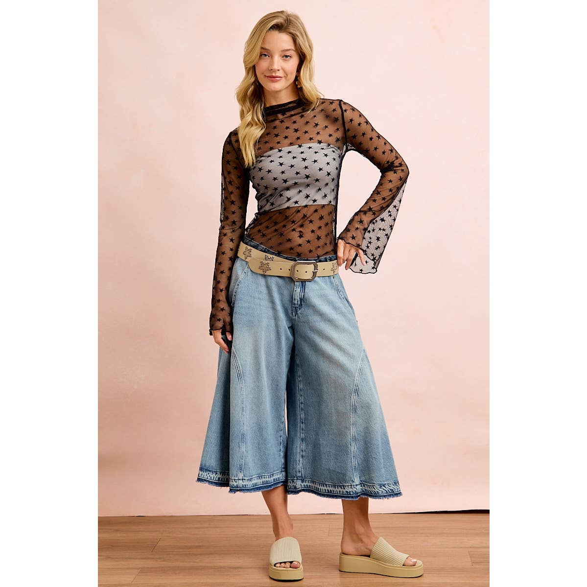 A New Arrival WASHED DENIM PANELED DETAIL CULOTTES JEANS: WASHED DENIM