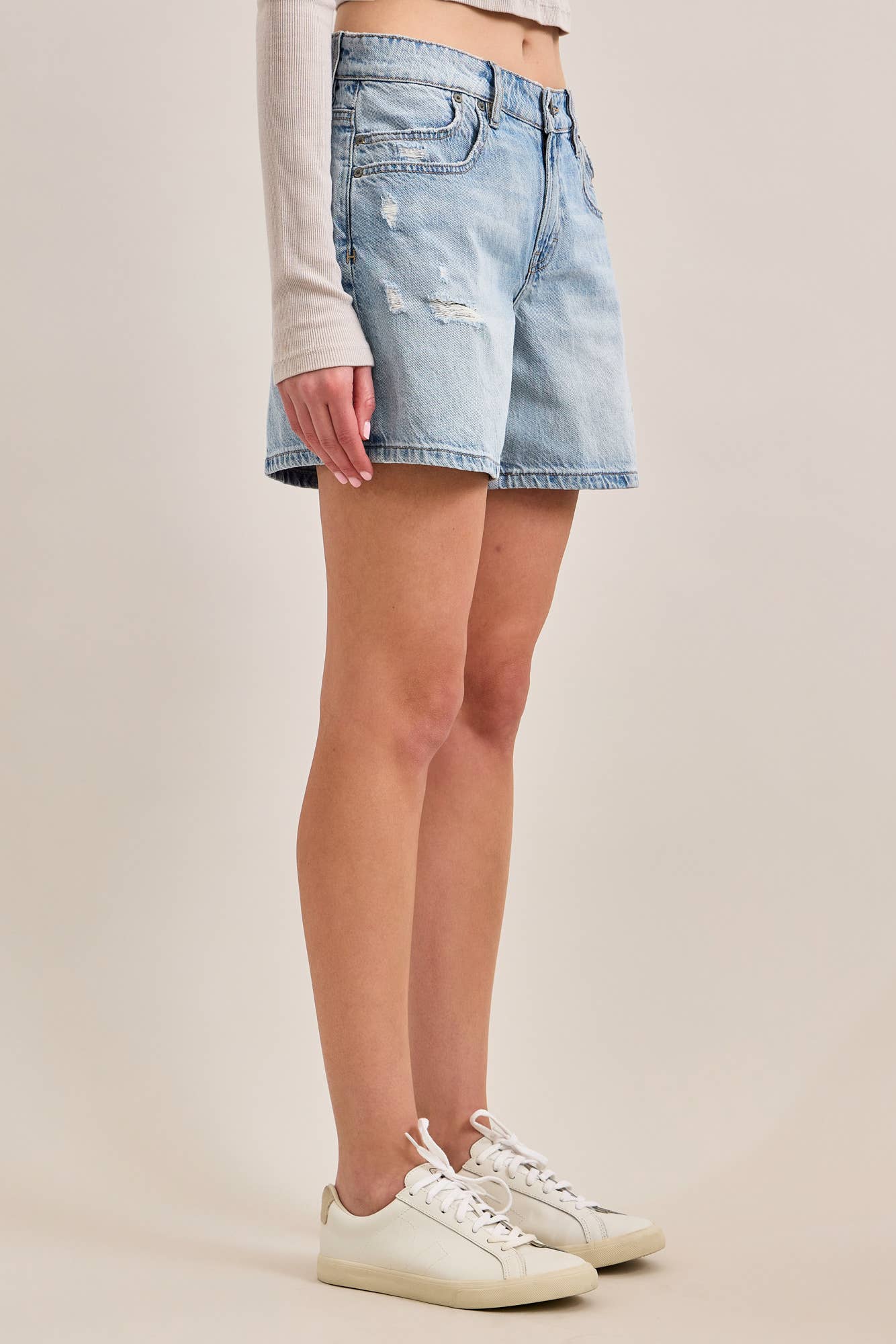 A New Arrival                       5” INSEAM MID-RISE SAMMIE BARREL SHORTS