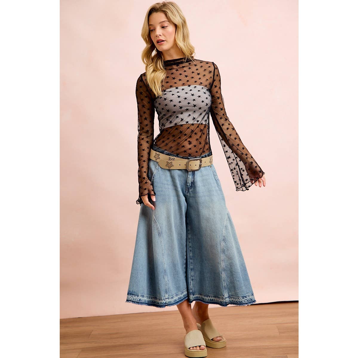 A New Arrival WASHED DENIM PANELED DETAIL CULOTTES JEANS: WASHED DENIM