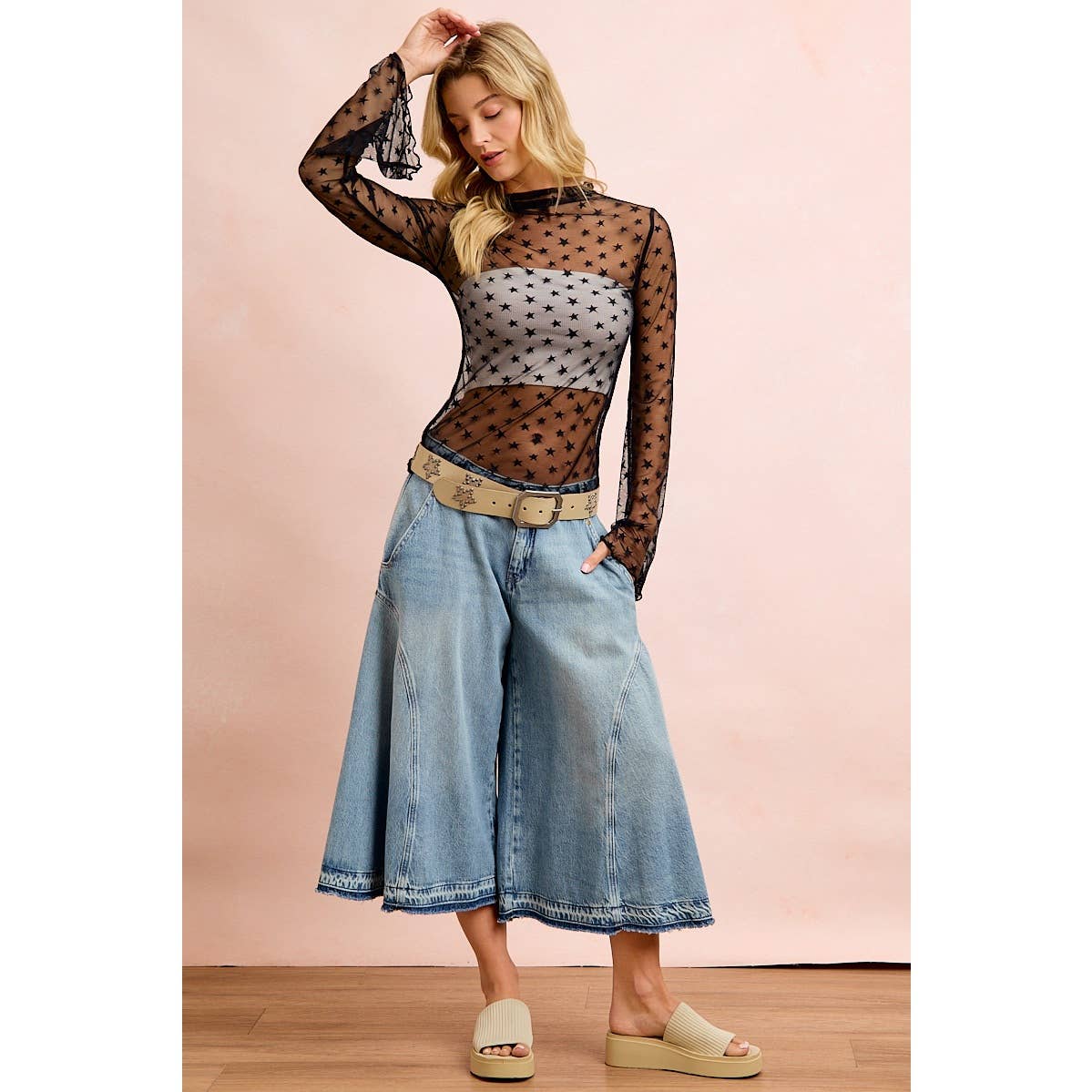 A New Arrival WASHED DENIM PANELED DETAIL CULOTTES JEANS: WASHED DENIM