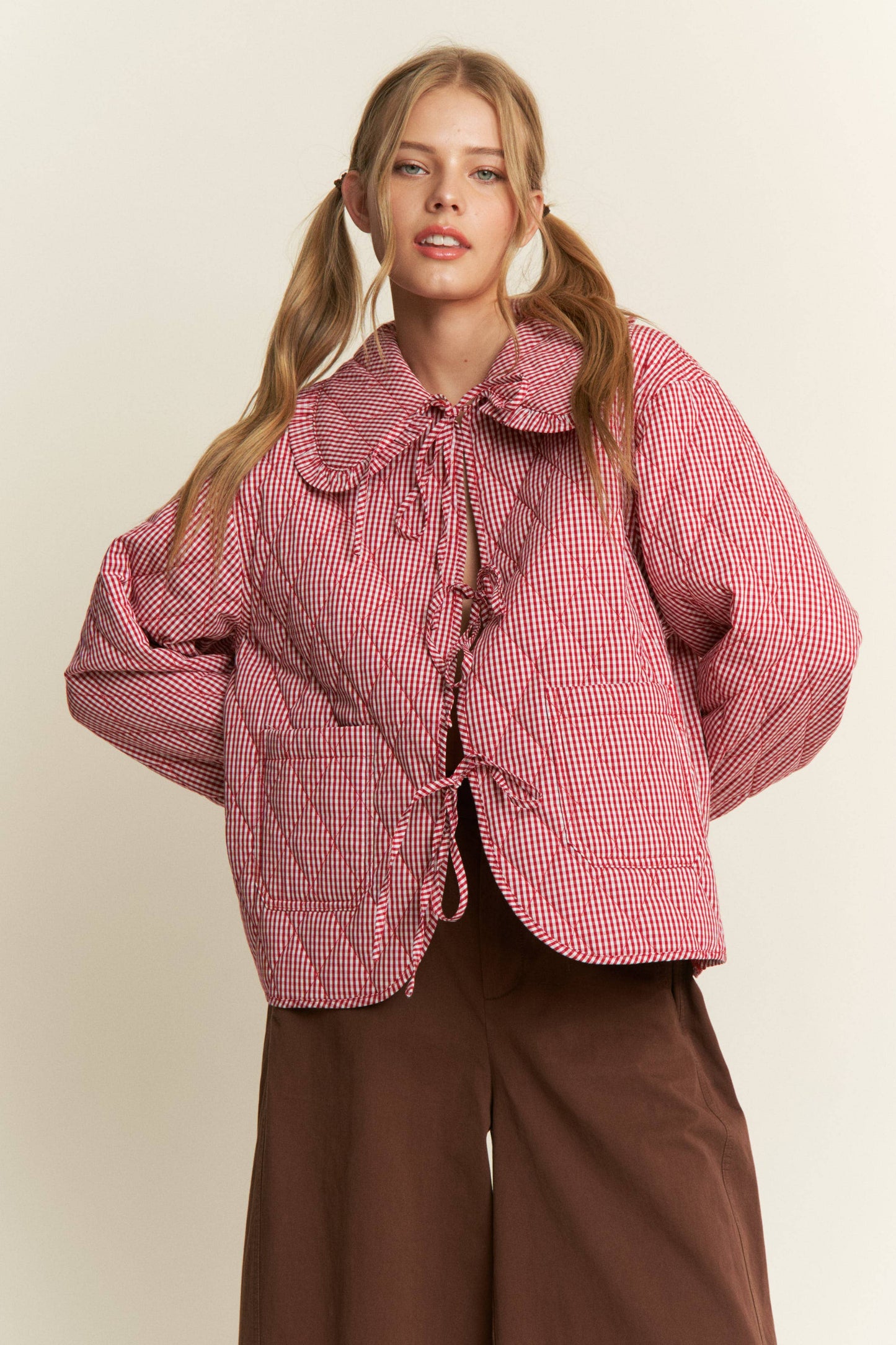 Gingham Collared Tie Front Quilted Jacket: Red