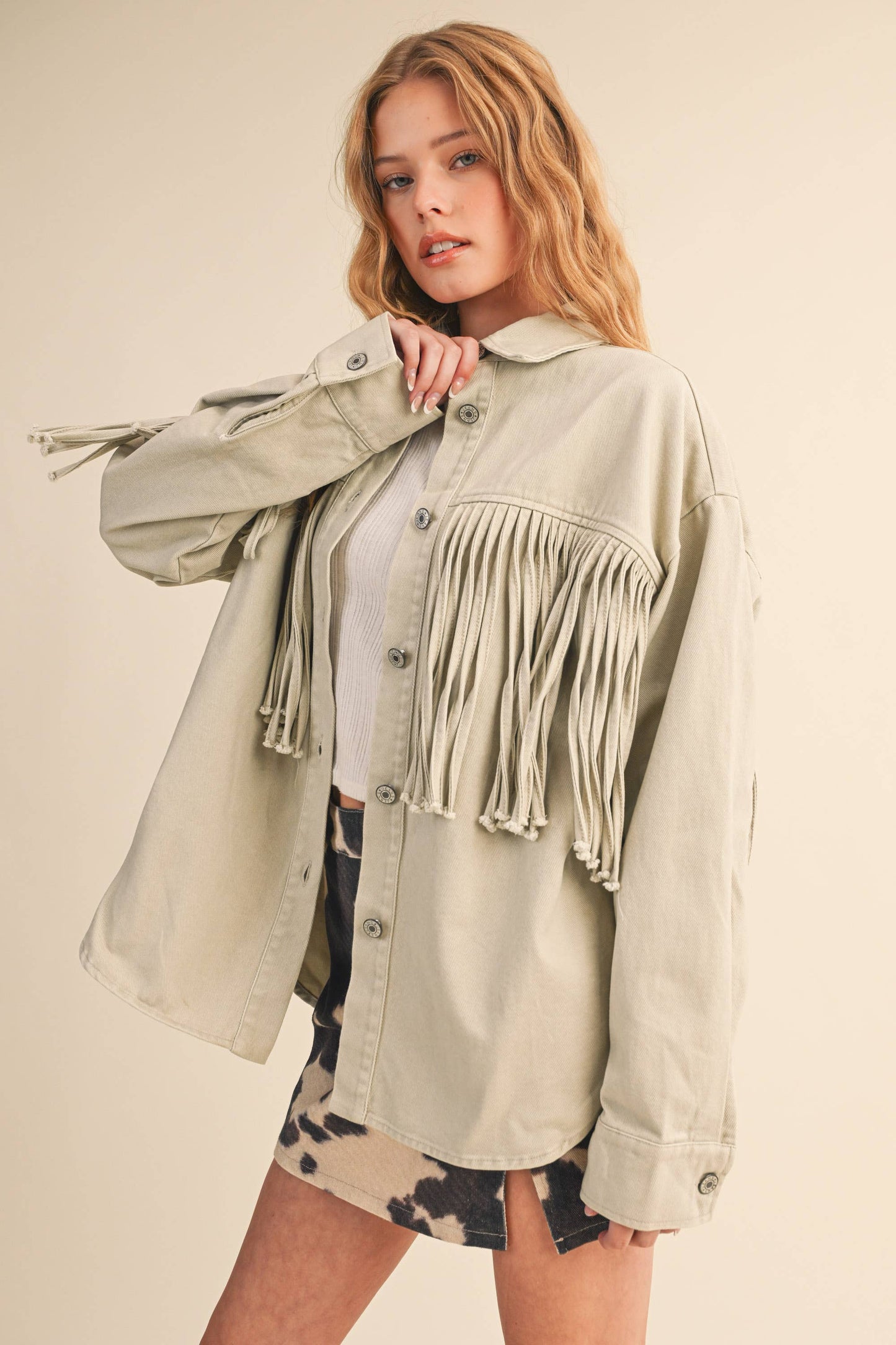 A New Arrival              FRINGE COLOR DENIM BUTTON DOWN JACKET: SAND