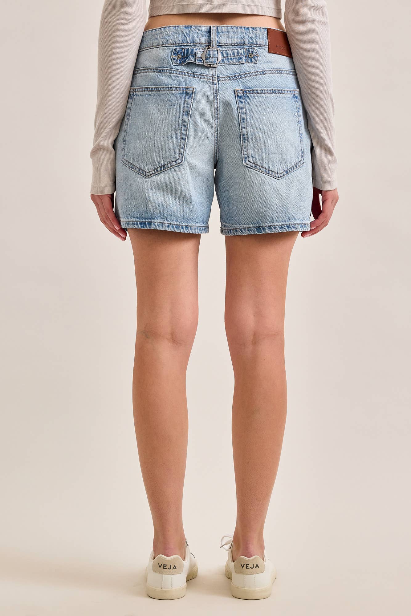A New Arrival                       5” INSEAM MID-RISE SAMMIE BARREL SHORTS