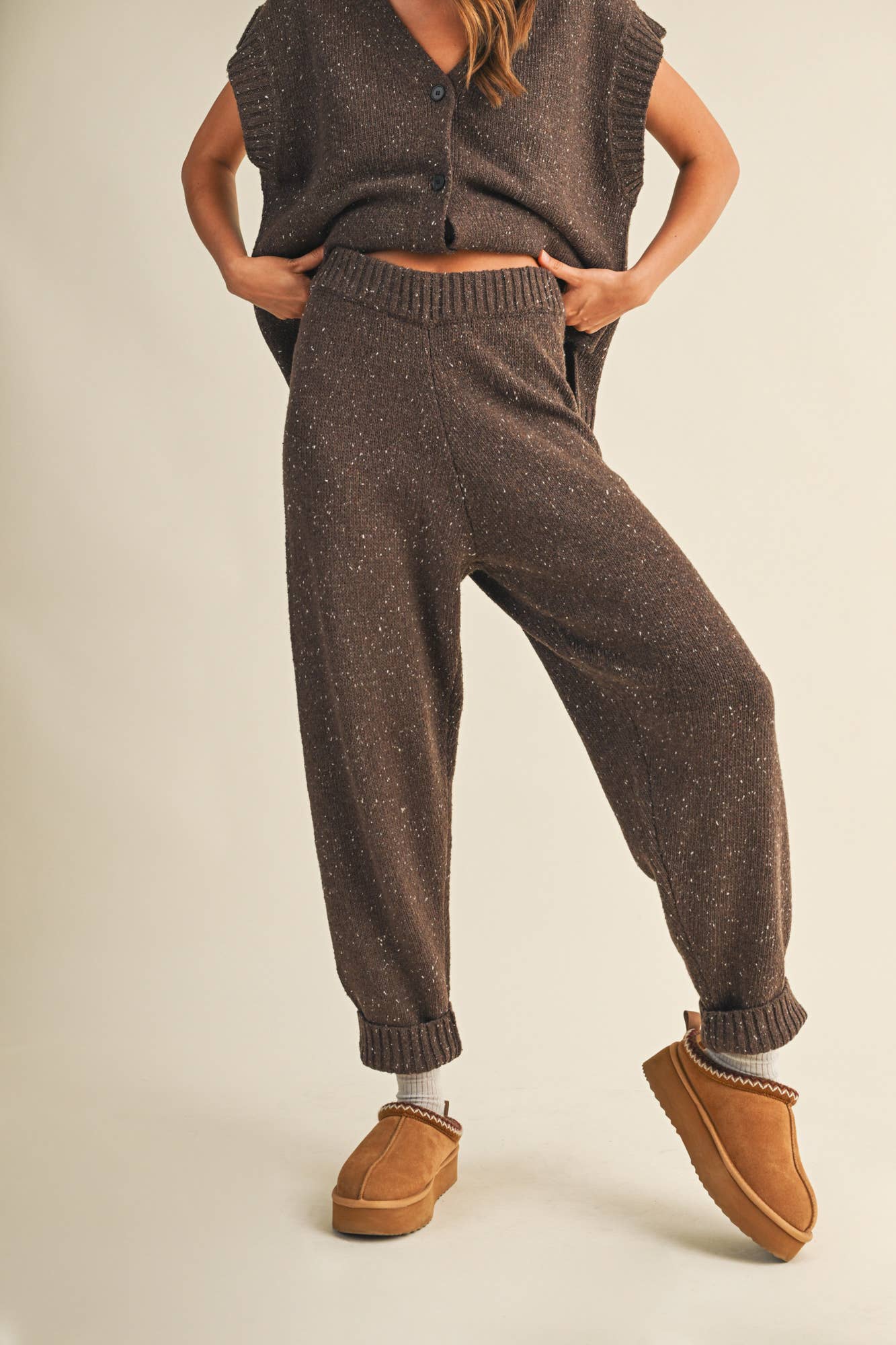 SWEATER PANTS: DK.CHOCO